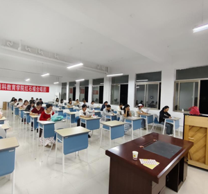 预科教育学院铸牢中华民族共同体意识教育、美育实践活动——学生“红石榴”合唱团培训顺利开展